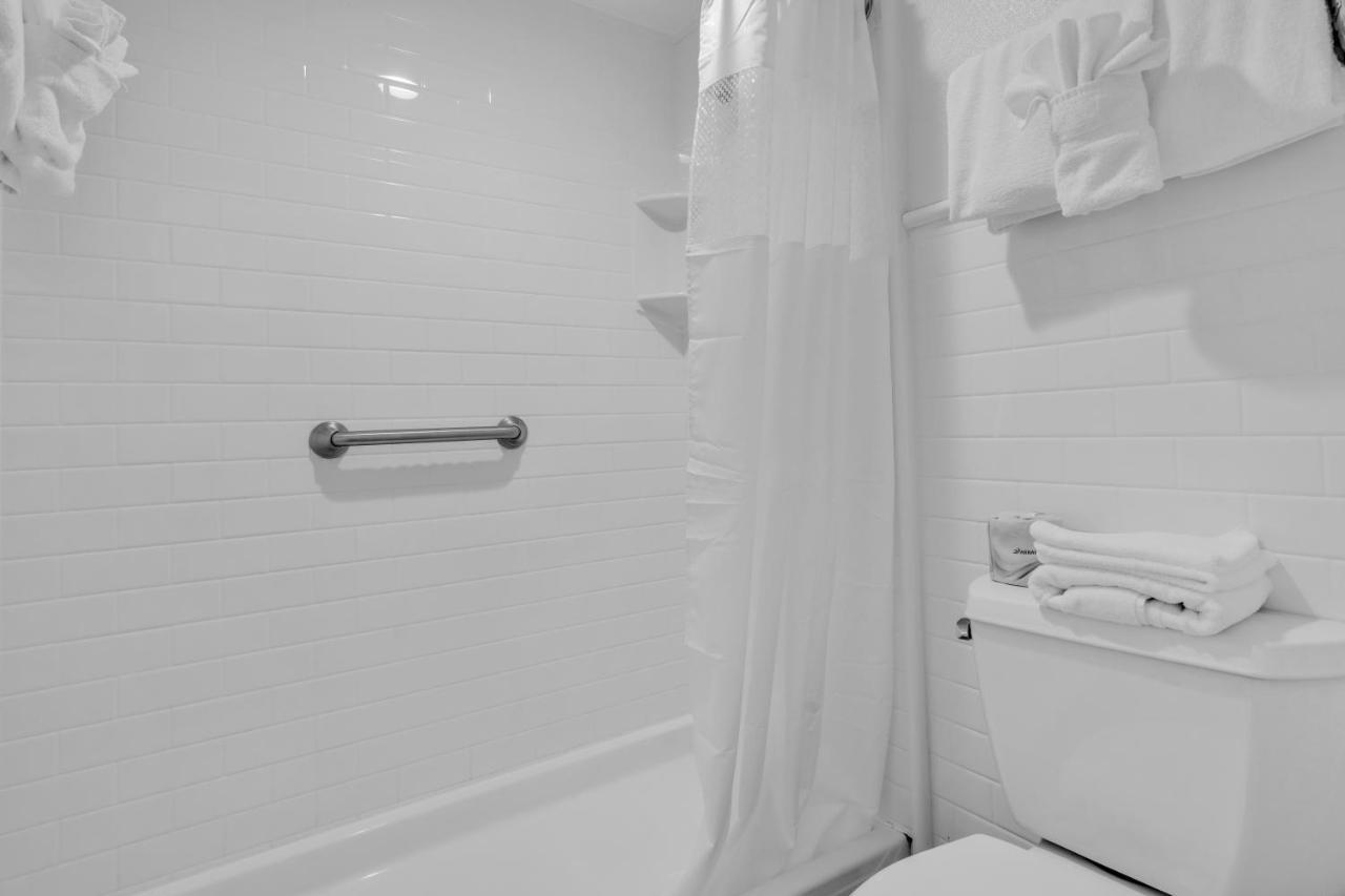 Double Room with Pool View,1697829473:JPEG